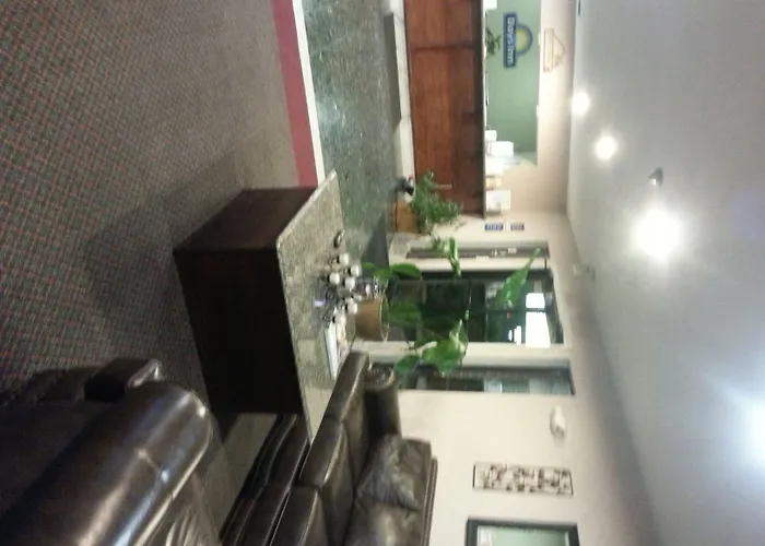 Days Inn By Wyndham Granbury